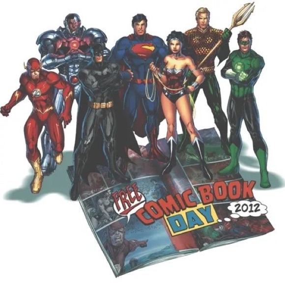 Free Comic Book Day 2012 Shirt - Picture 3 of 3